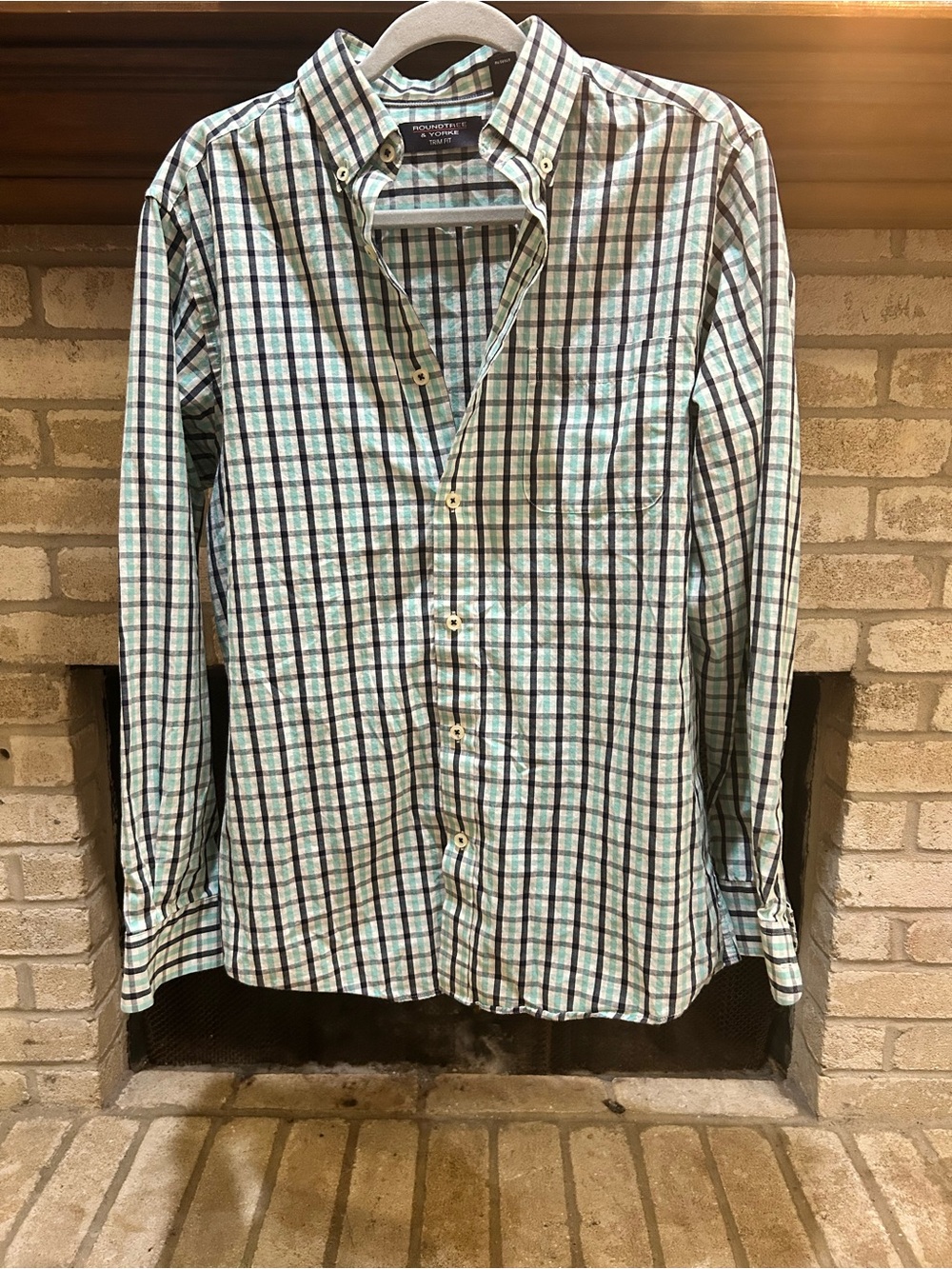 Roundtree & Yorke Mint and Navy Plaid Button-Down Shirt EUC